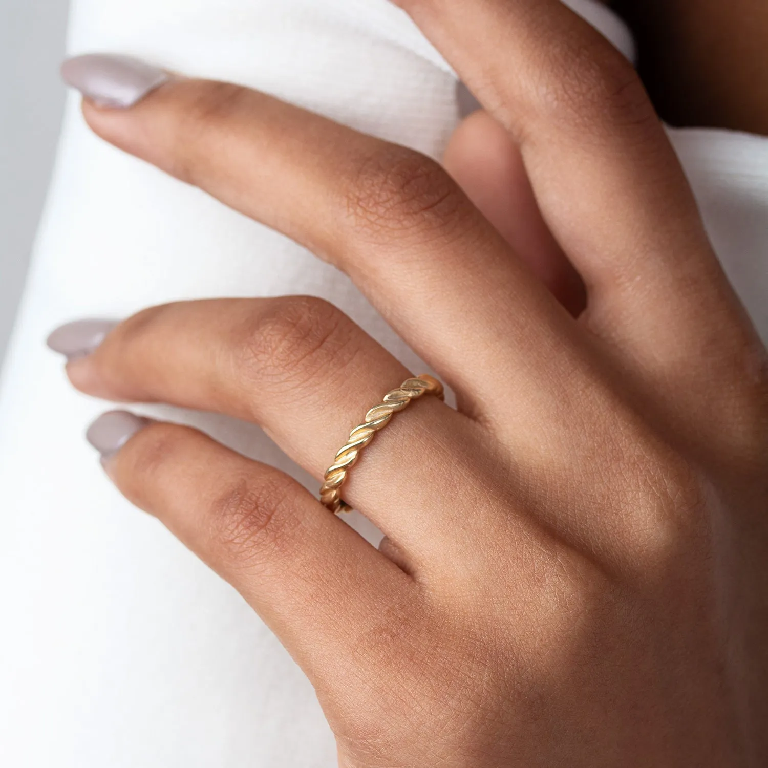 14k Twist Narrative Ring Stack