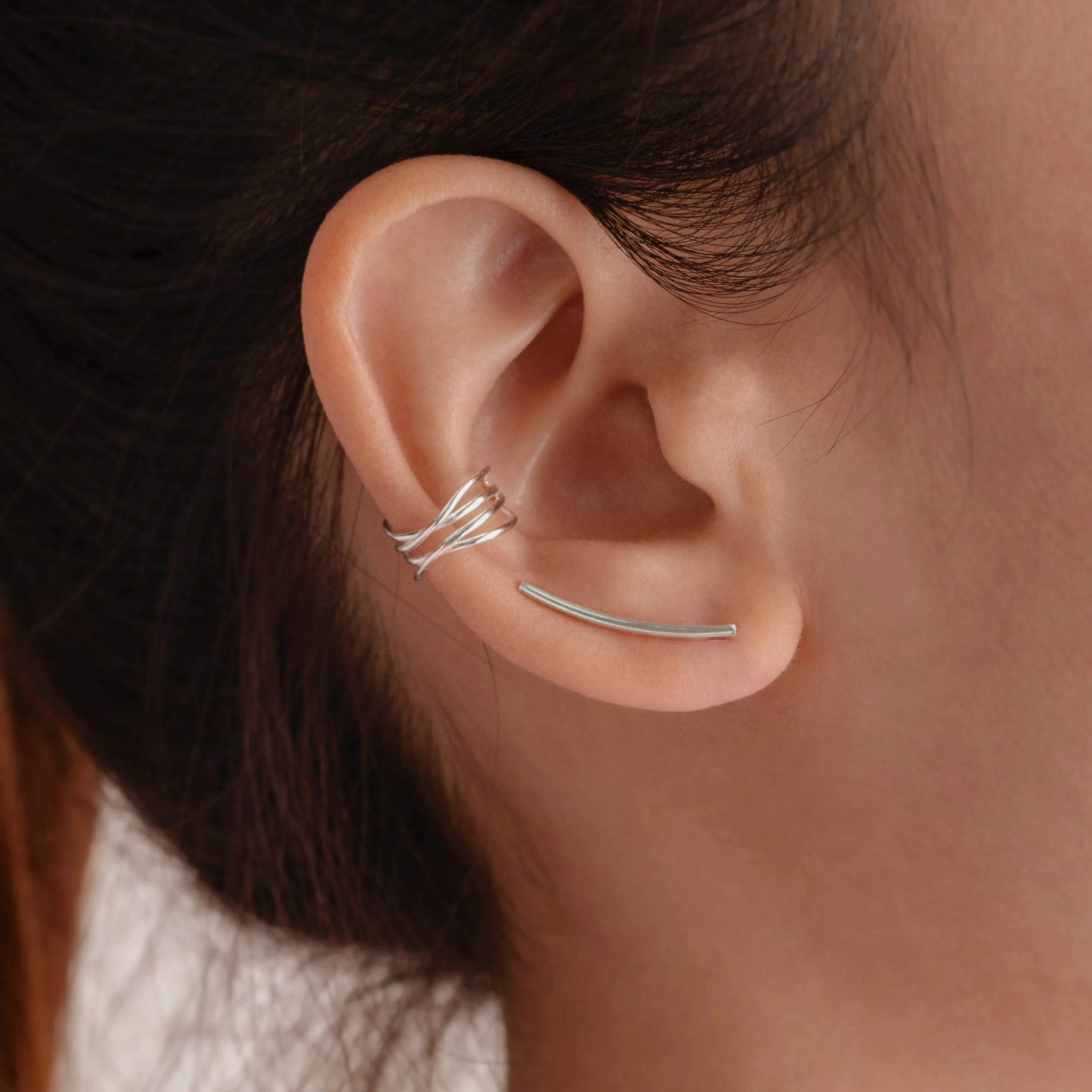 Chic Curve Bar Ear Climber