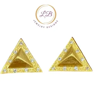 Chic Triangle Pyramid 18k Gold Stud Earrings