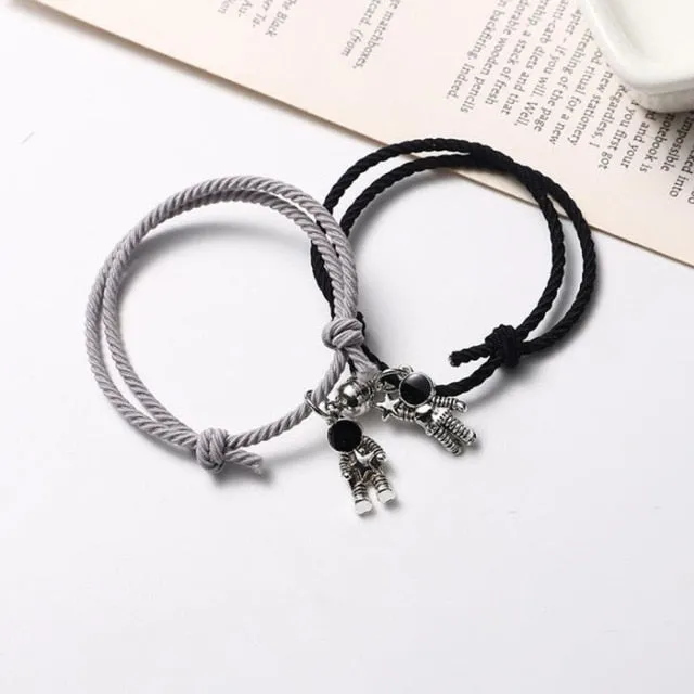 Couple Bracelet Astronaut Small Rubber Band to Send Girlfriend Boyfriend Magnet Stone Bell Bracelet Knot Head Rope Jewelry