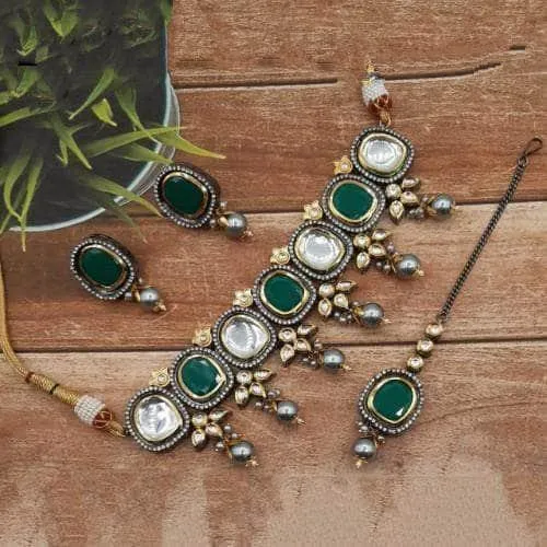 Dual Tonned Big Kundan Choker Necklace Set