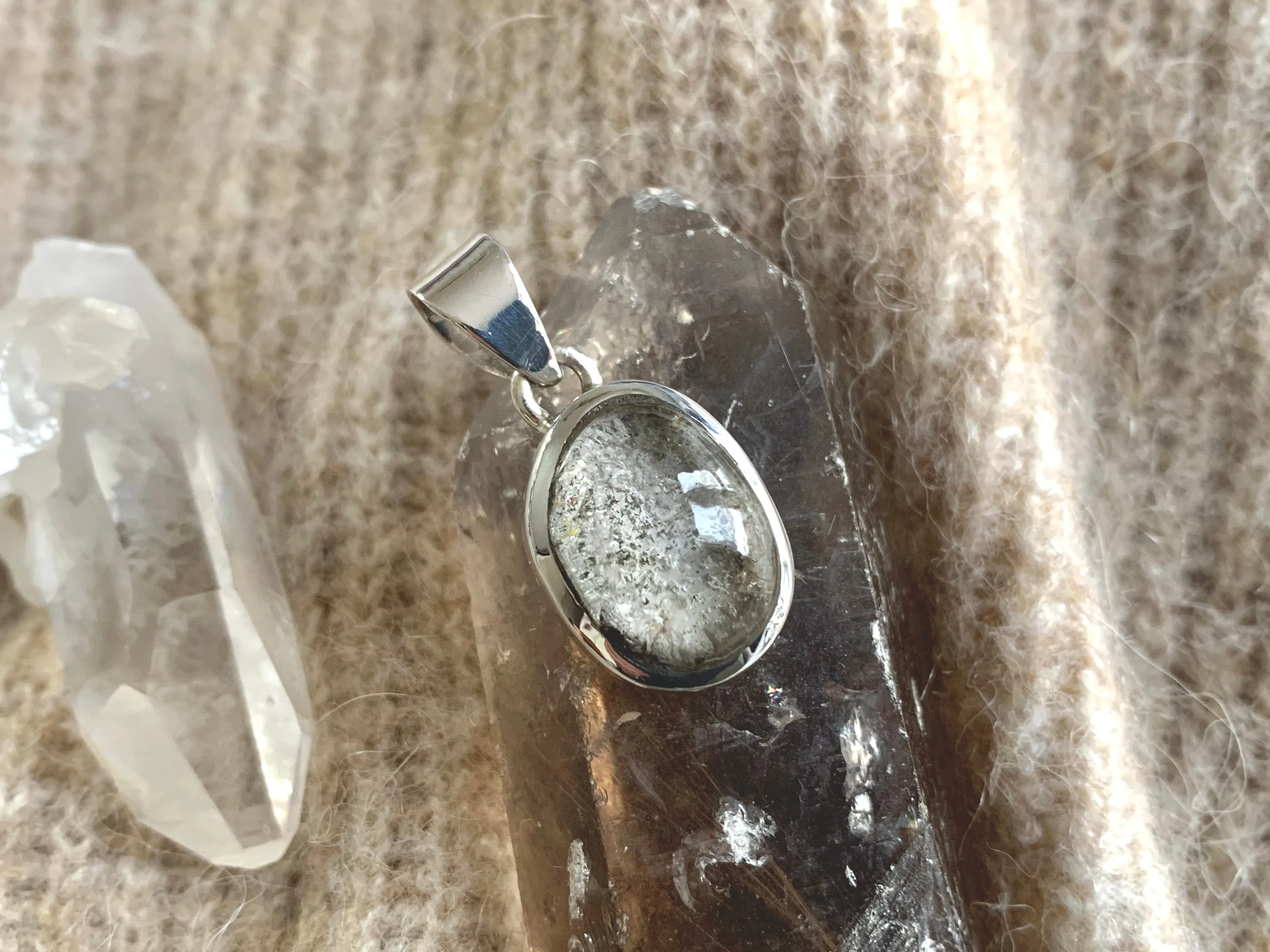 Garden Quartz Naevia Pendant - Small Freeform