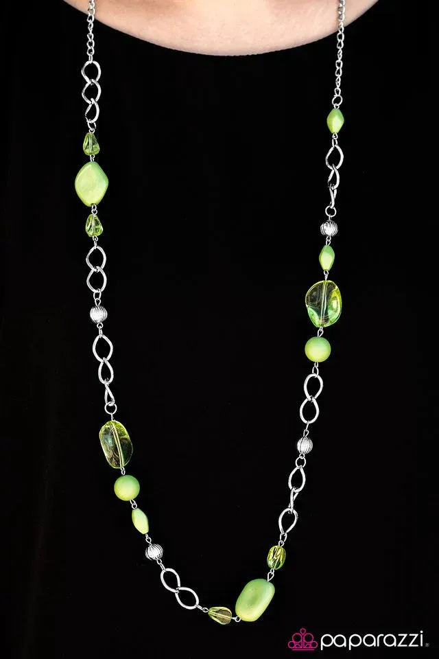 Paparazzi Necklace ~ GLASS-ical Music - Green