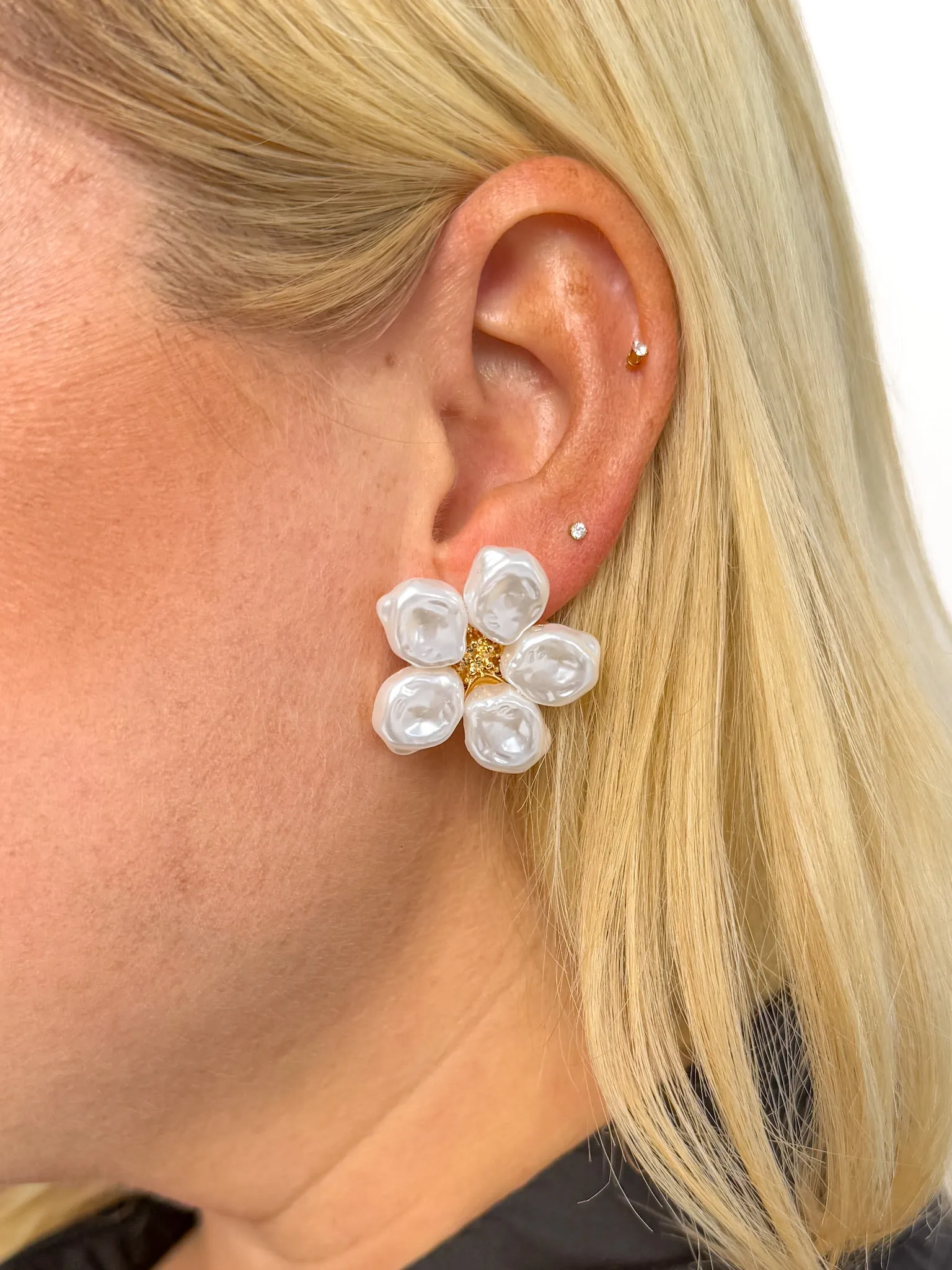 Pearl Flower Stud Earrings