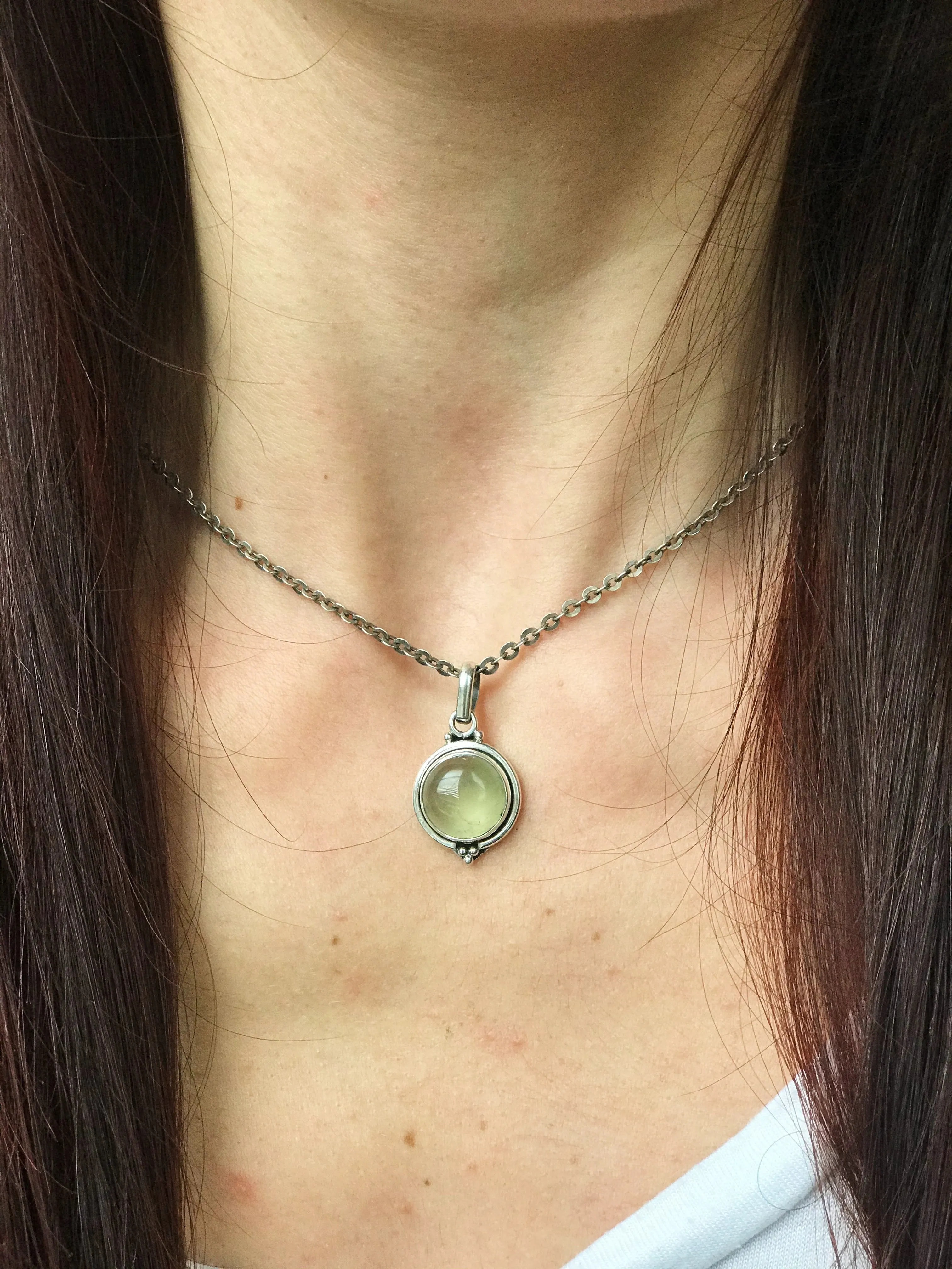 Prehnite Ari Dot Pendant - Round