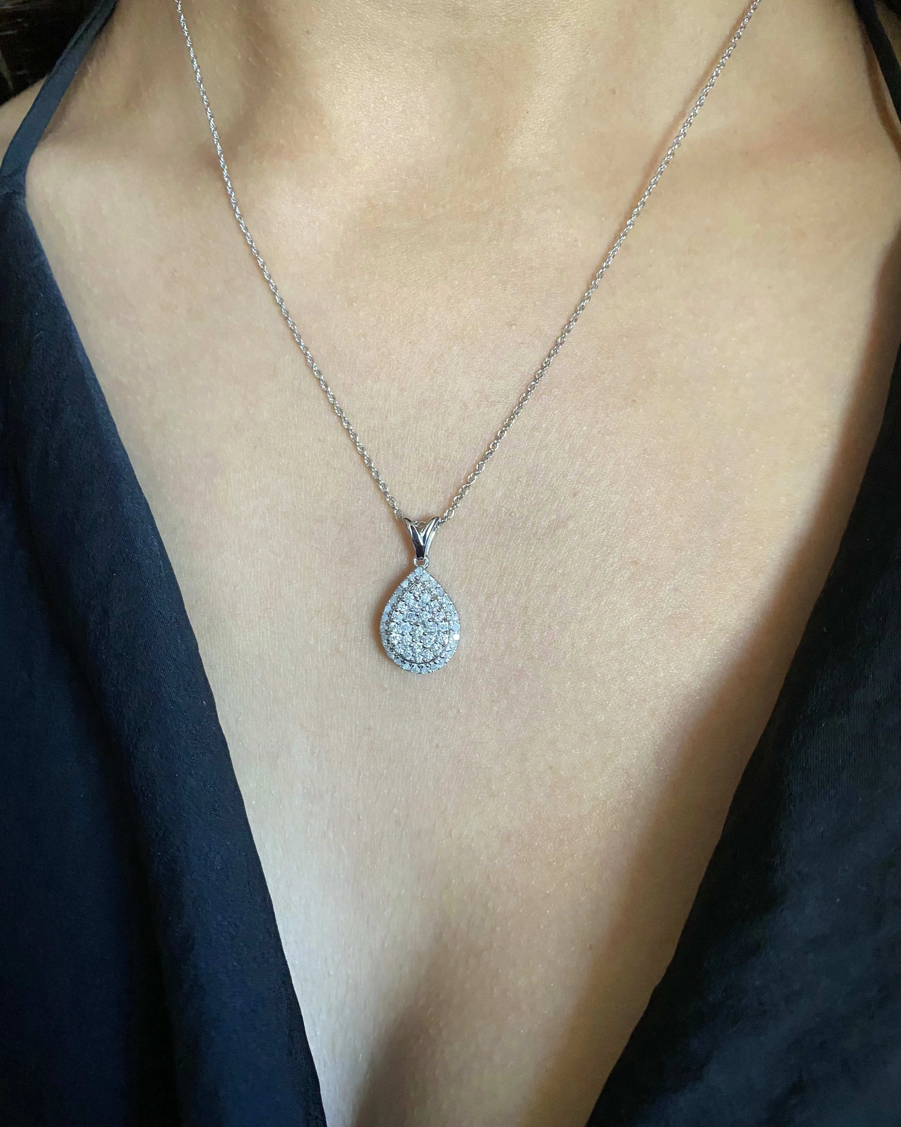 Silver 1/2 Carat Pendant with 52 Brilliant Diamonds on 45cm Chain