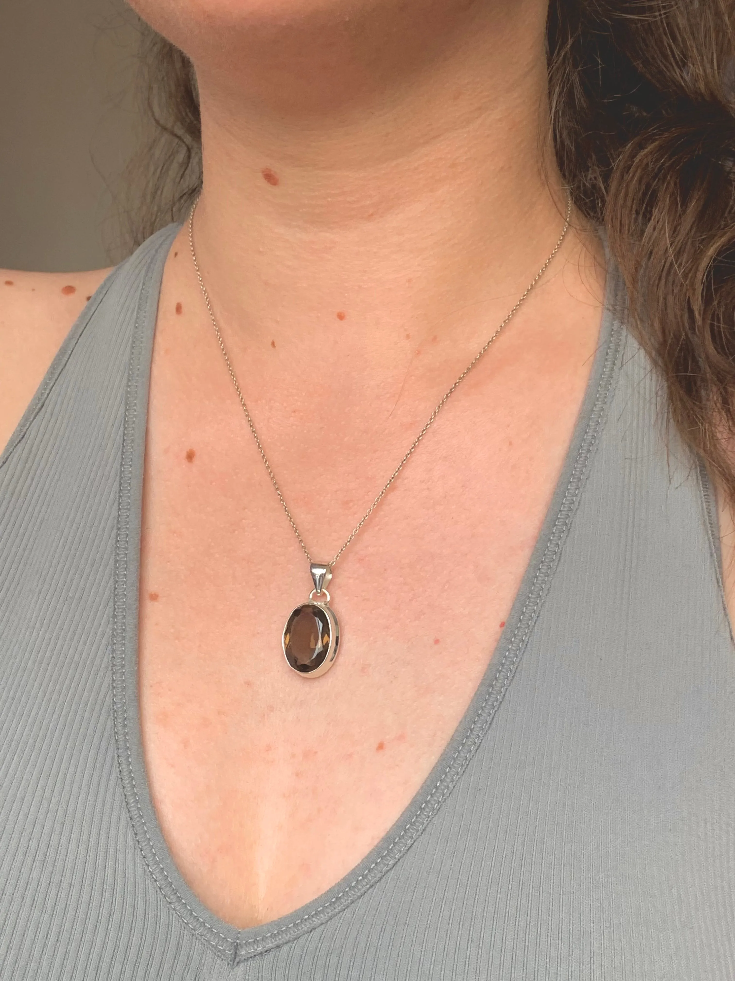 Smoky Quartz Ari Pendant - Oval