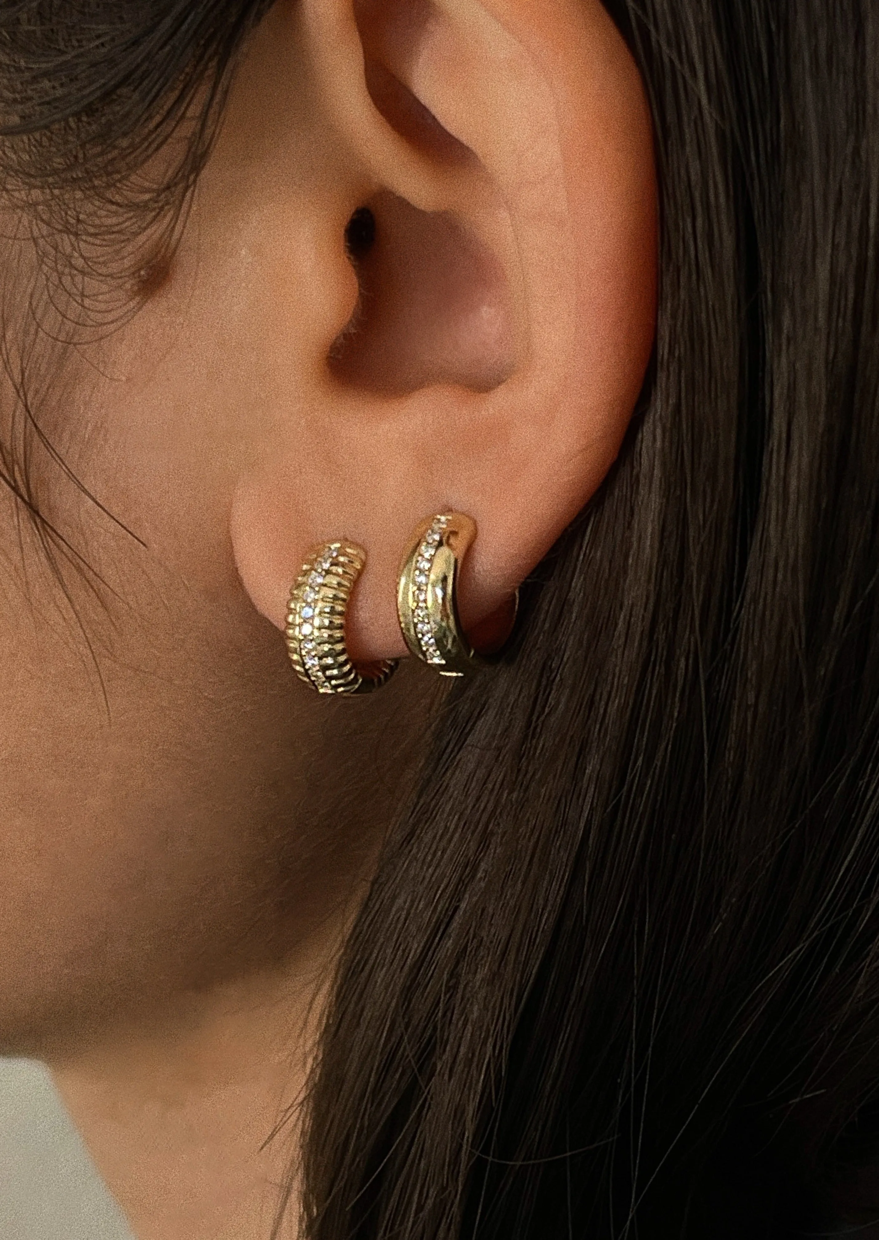 Solis Ribbed Pavé Diamond Earrings